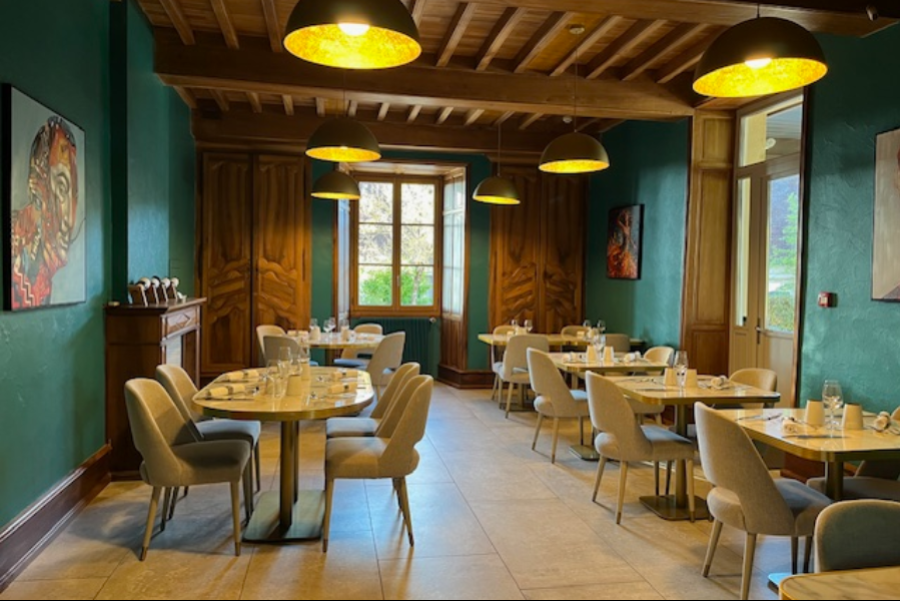 LE MANOIR DES CÈDRES- la salle de restaurant