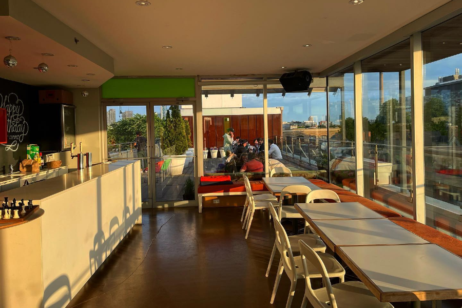 PLANET TRAVELER HOSTEL