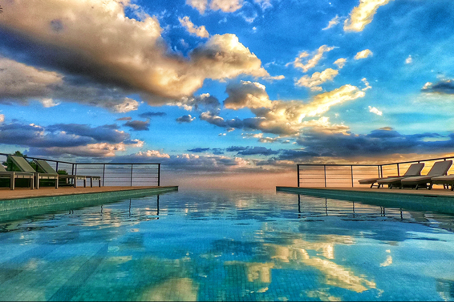 Infinity Swimming Pool - ©TheView