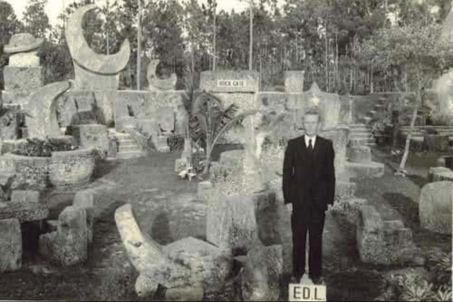 Ed dans son château de corail