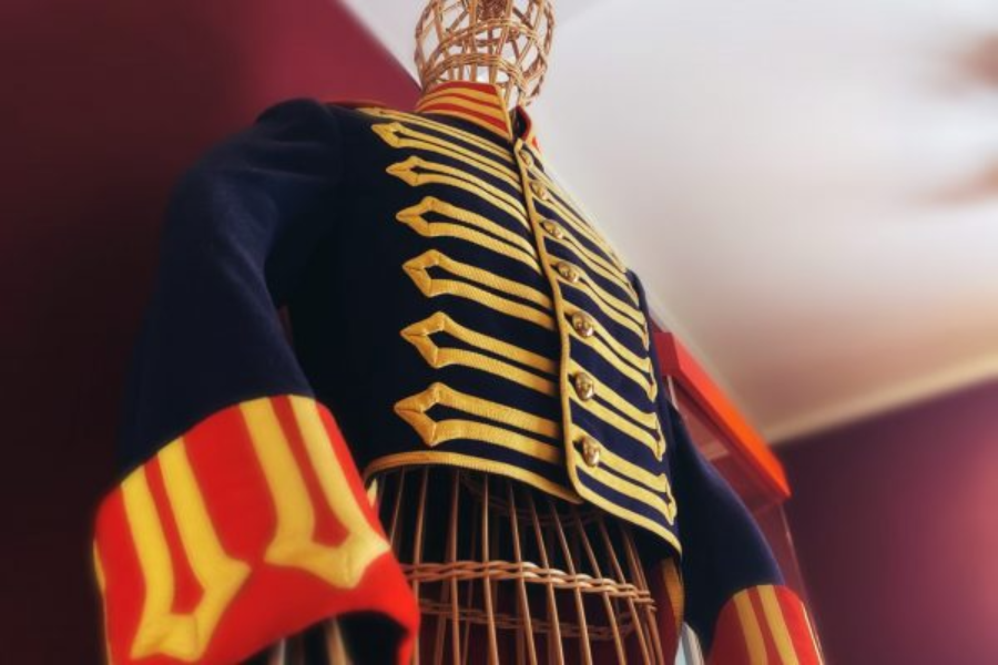 Un des uniformes des soldats anglais exposé au Musée Wellington de Waterloo en Belgique. - ©mw