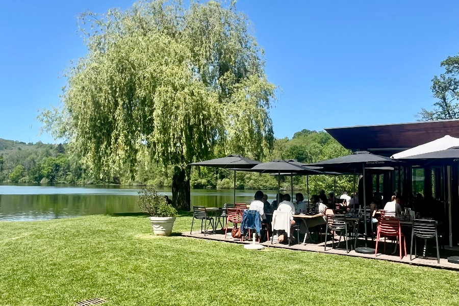 Terrasse L'Embarcadère Lac de Lourdes