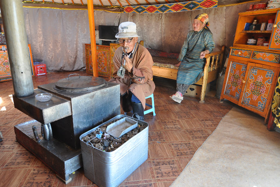 Inside a nomadic family's ger, Khogno Khaan, Mongolia - ©Goyo Travel