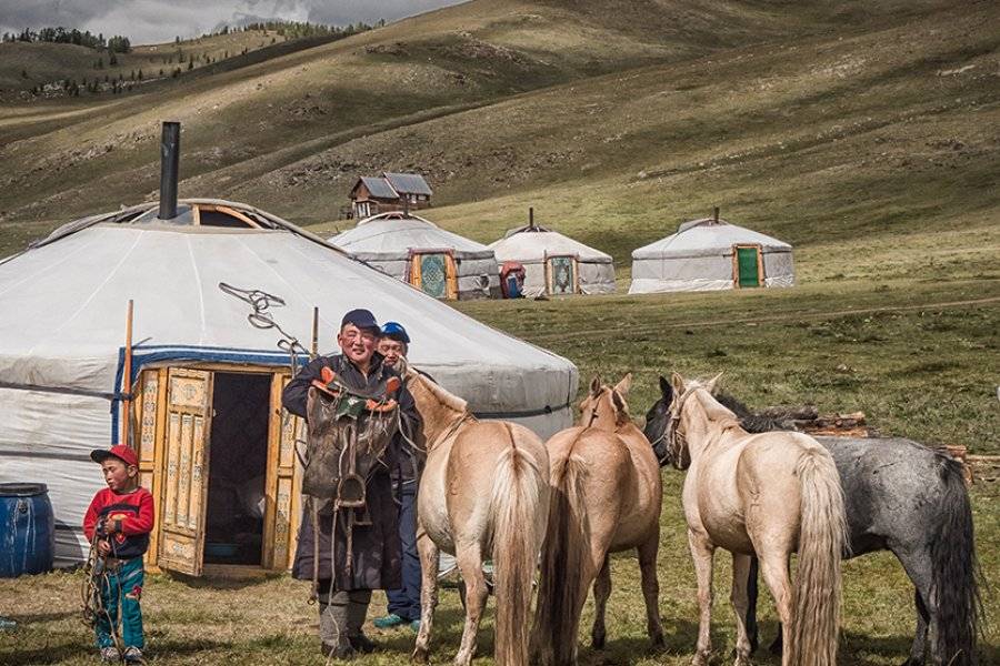 Horse Wranglers, Orkhon Valley, Mongolia - ©Goyo Travel