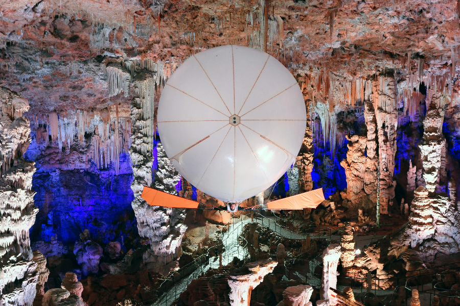 Aéroplume en vol - ©Grotte de la Salamandre