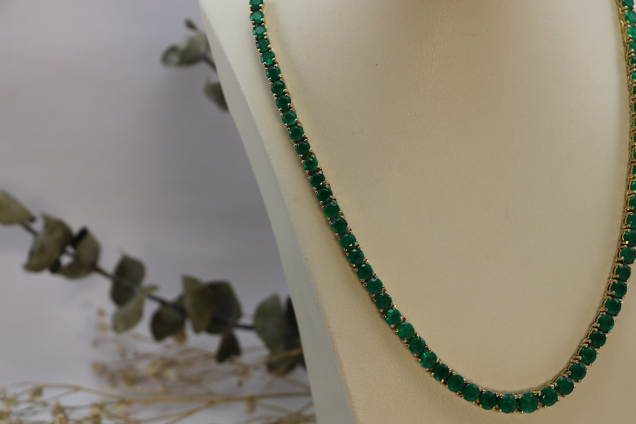 Emerald chain - ©Santo Domingo Jewelry