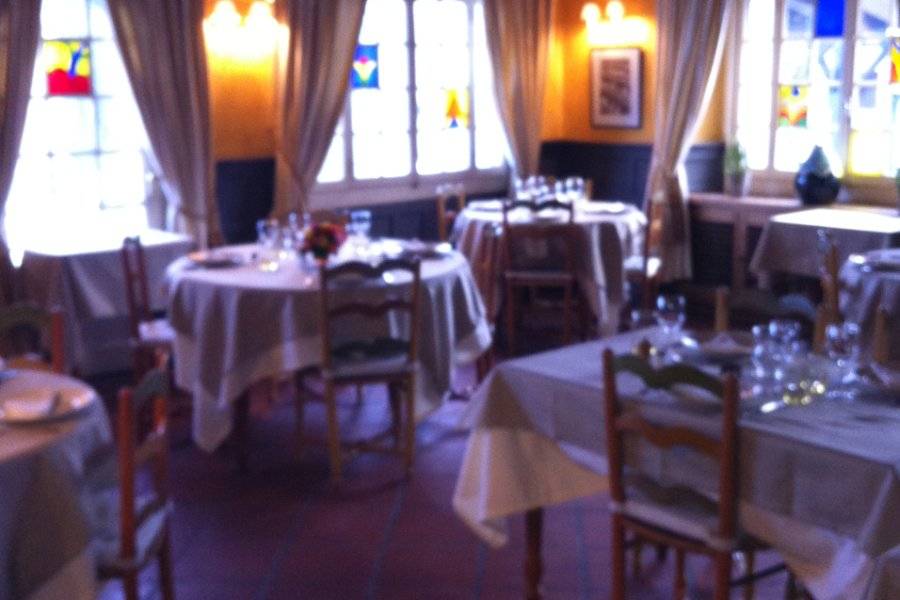 AUBERGE DES CHASSEURS H tel Echenevex 01170