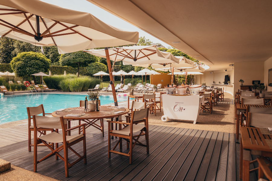Restaurant Poolside