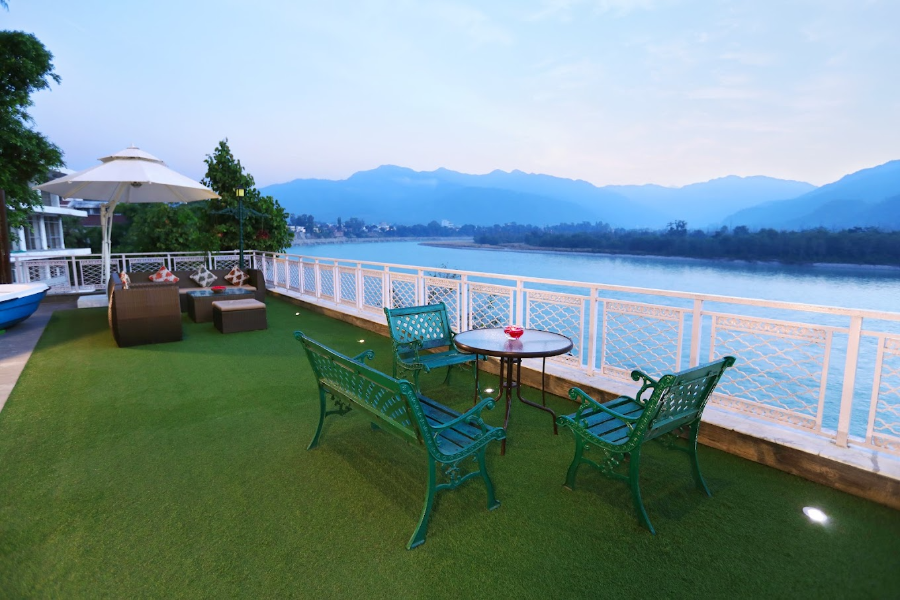 HOTEL GANGA KINARE