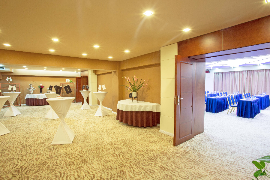 Altai Conference Hall Foyer - ©KIULN