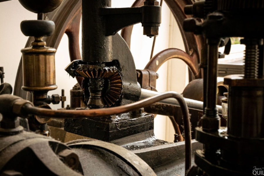 La machine à vapeur centenaire, toujours en fonctionnement - ©Jean-Baptiste Quillien Photographe
