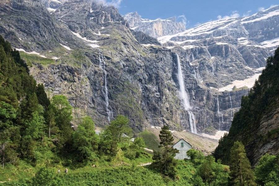 Albrecht Weisser_... - ©THE CIRCUS OF GAVARNIE AND ITS BIG WATERFALL..