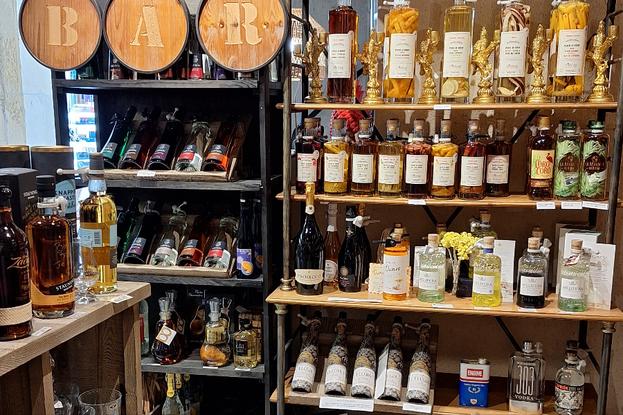 Couleur et Saveur : épicerie fine, souvenirs, mode