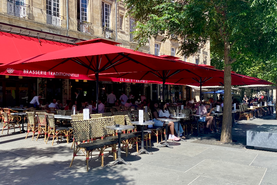 Terrasse, Place Pey Berland face, cathédrale